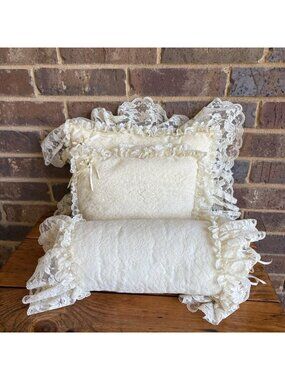 Vintage Ivory Lace Ruffle Throw Accent Pillows Romantic Set Of 3